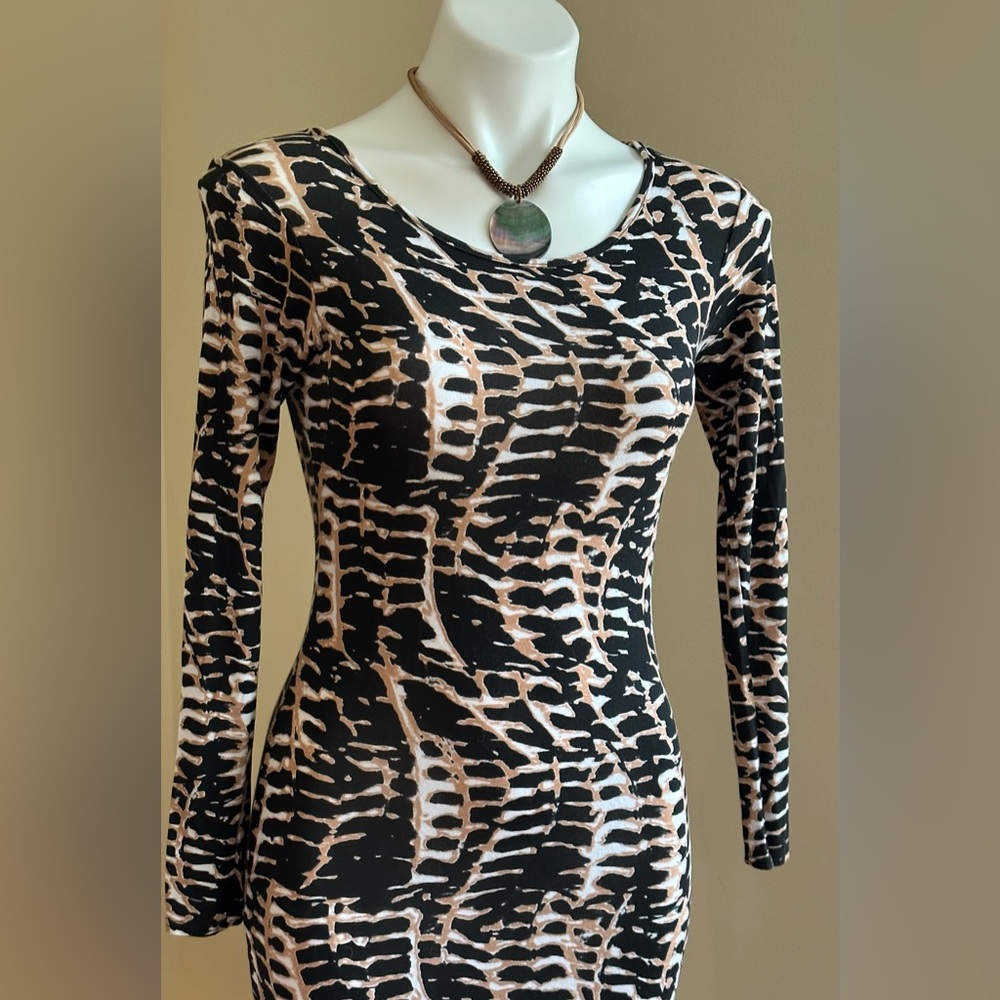 Catwalk Tan White Black Sexy Bodycon Long Sleeves Stretchy Dress SZ S Great Cond